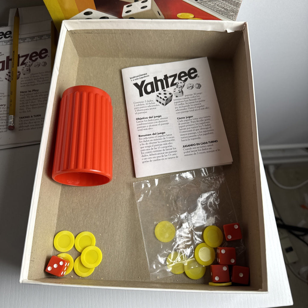 Hasbro Yahtzee 1998 complete dice game set with red shaker cup and box