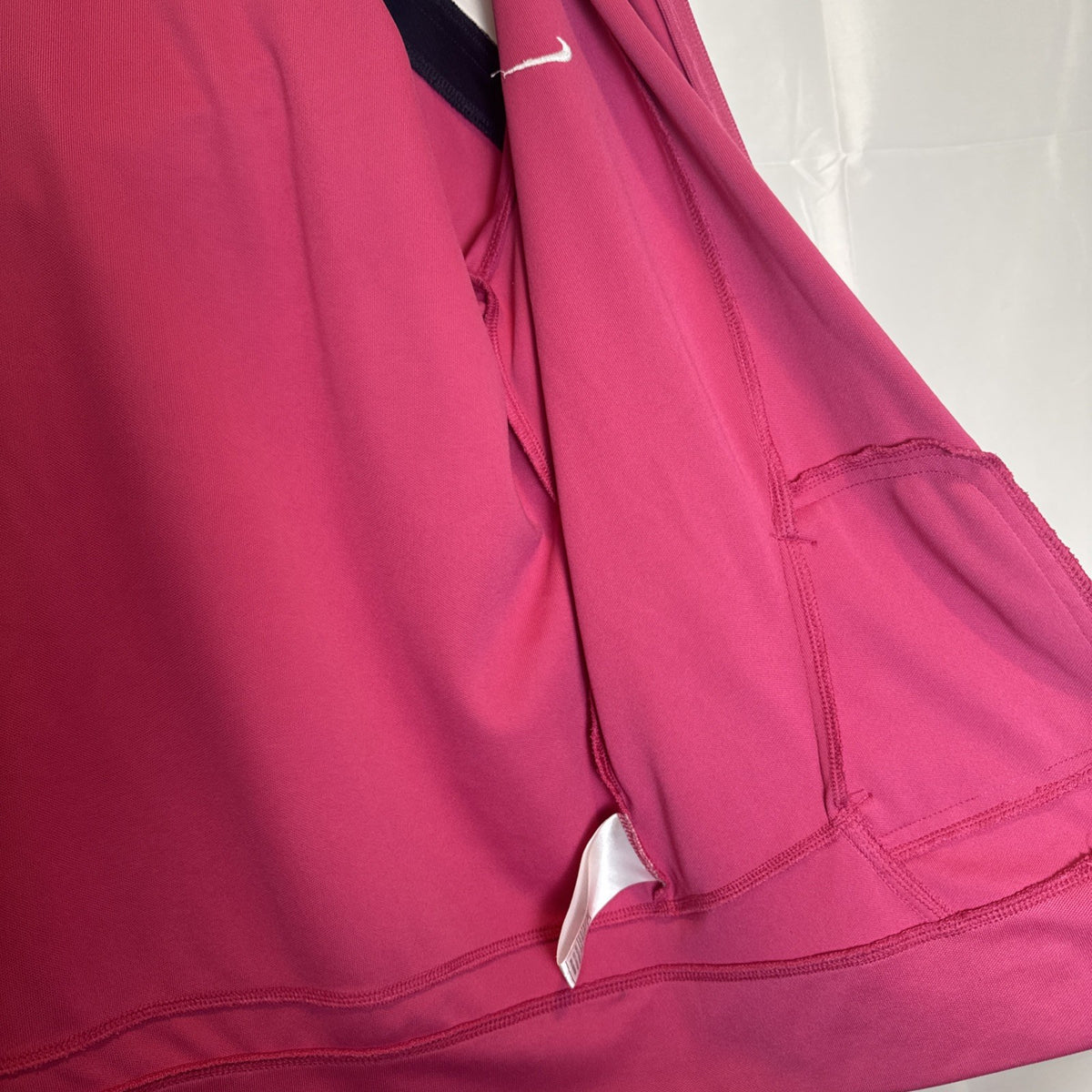 Nike Women's XL lightweight pink full-zip hoodie featuring raglan sleeves and hood.