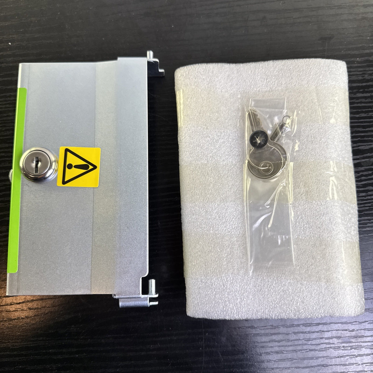Genuine NCR ATM hopper door lock and latch assembly part 497-0476502 with two uncut keys