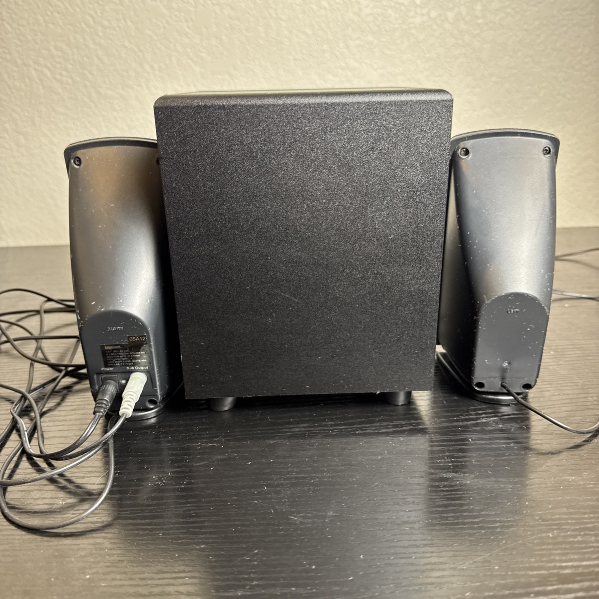 Gigaware 2.1 multimedia wired speaker system with subwoofer model 40-288