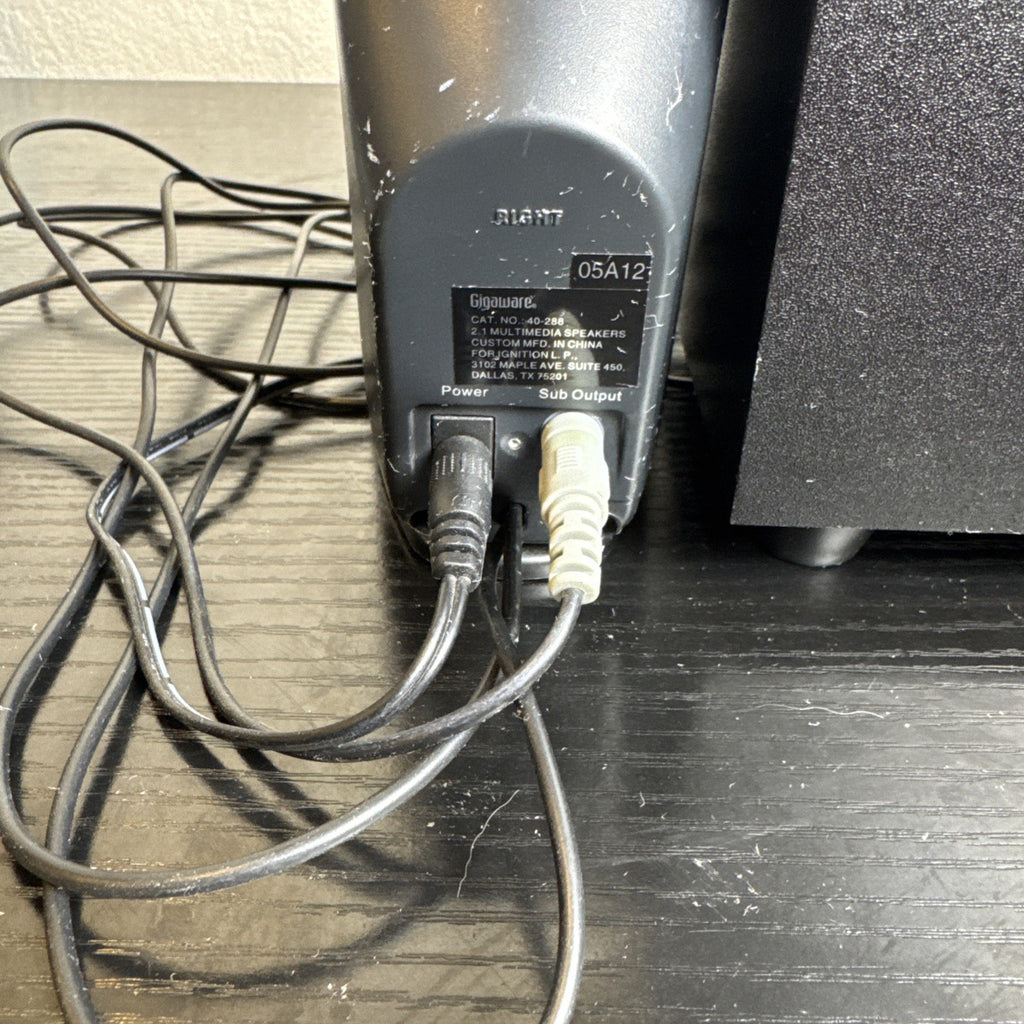 Gigaware 2.1 multimedia wired speaker system with subwoofer model 40-288
