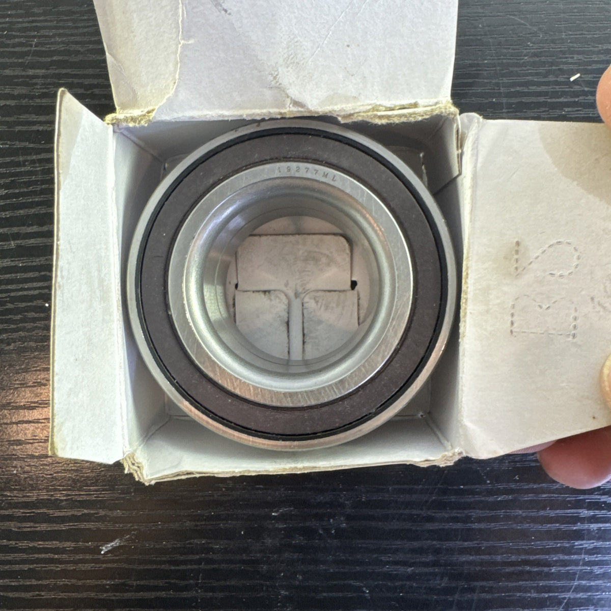 TRQ front wheel bearing part BHA54632 for Honda CR-V and Honda Element