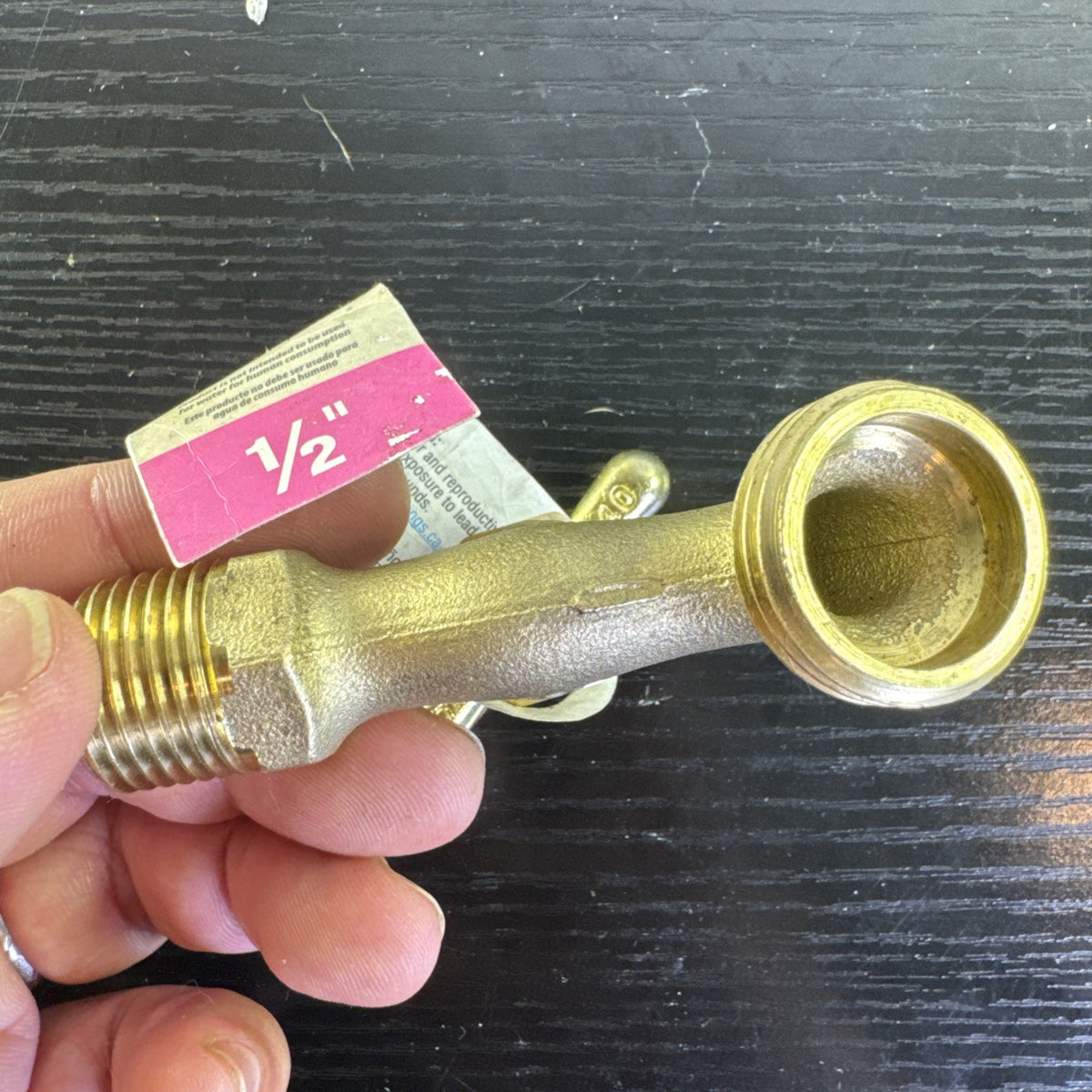 New Everbilt brass hose bibb valve with 1/2 inch MIP and 3/4 inch MHT connections