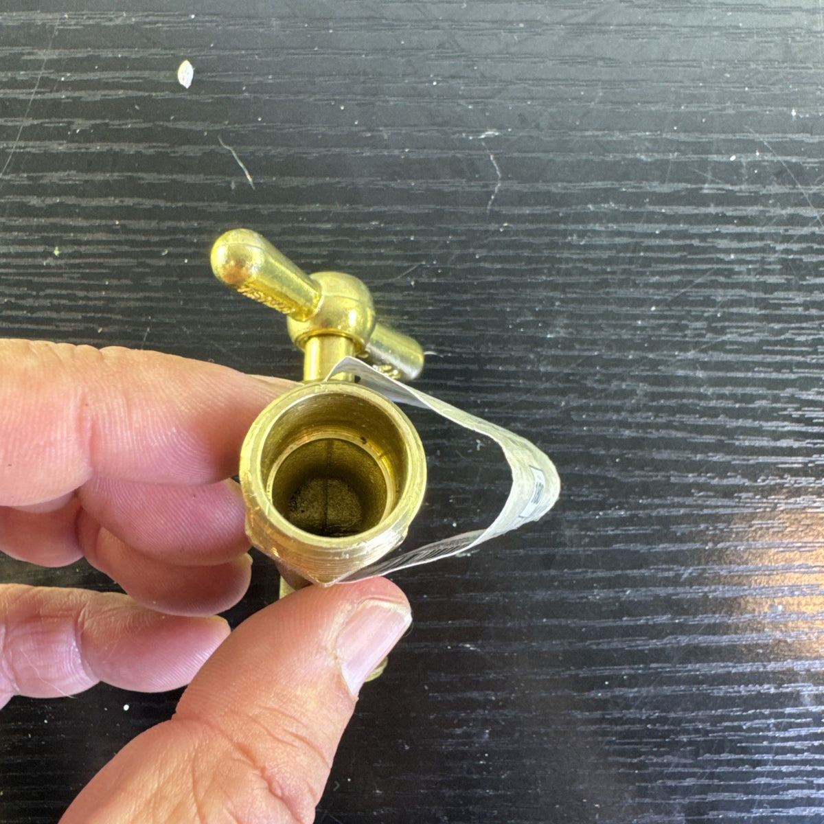 New Everbilt brass hose bibb valve with 1/2 inch MIP and 3/4 inch MHT connections