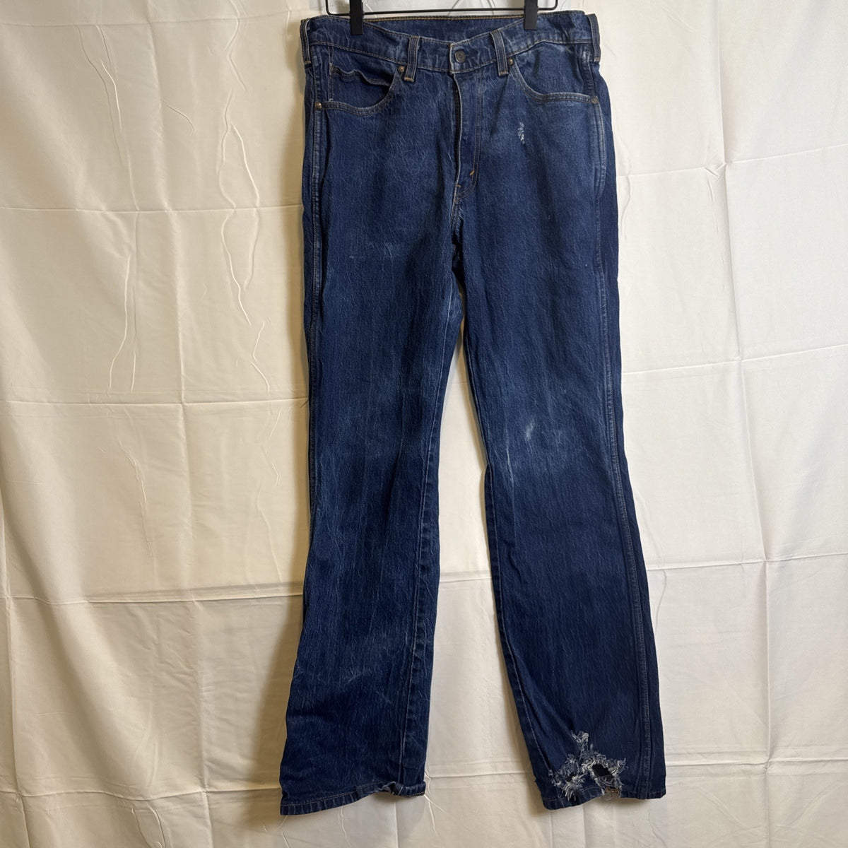 Levi's 537 men's regular fit straight leg jeans in dark wash blue denim, size 32x31