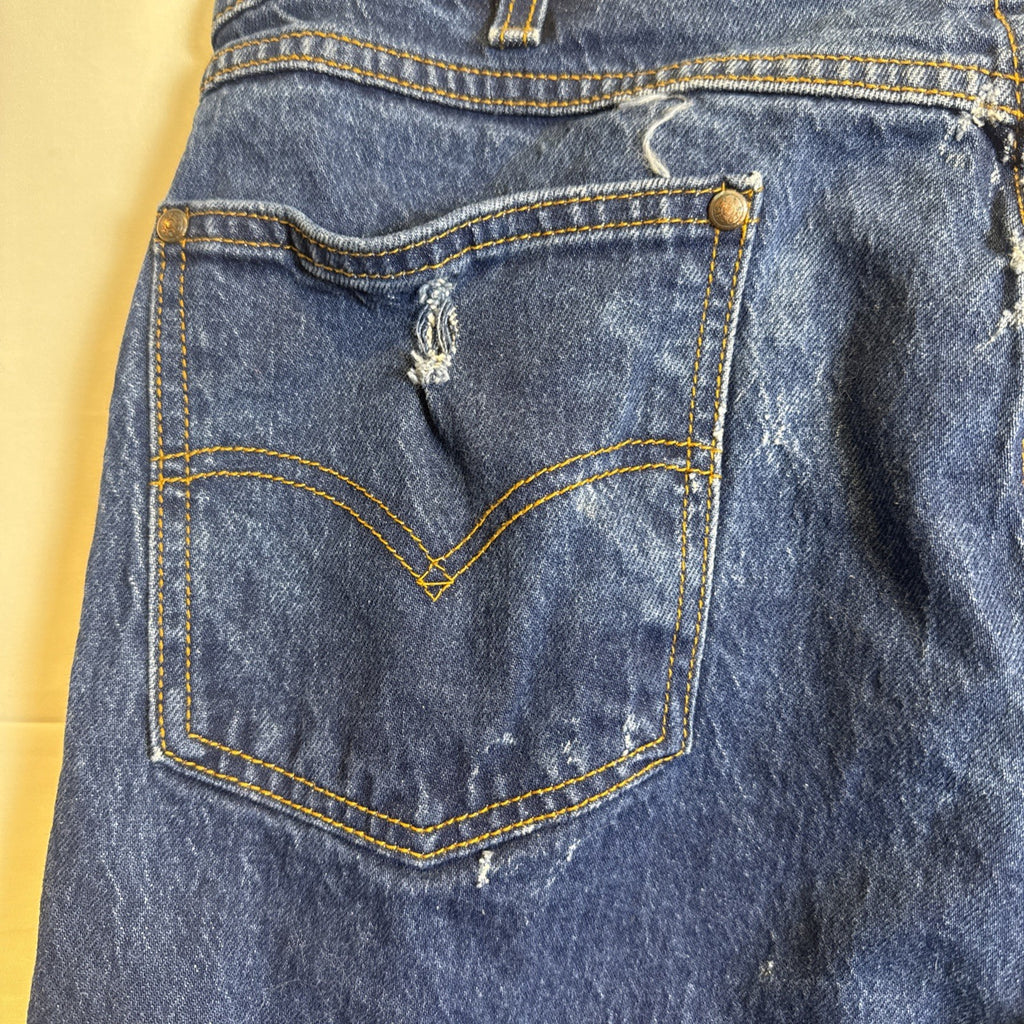 Levi's 537 men's regular fit straight leg jeans in dark wash blue denim, size 32x31