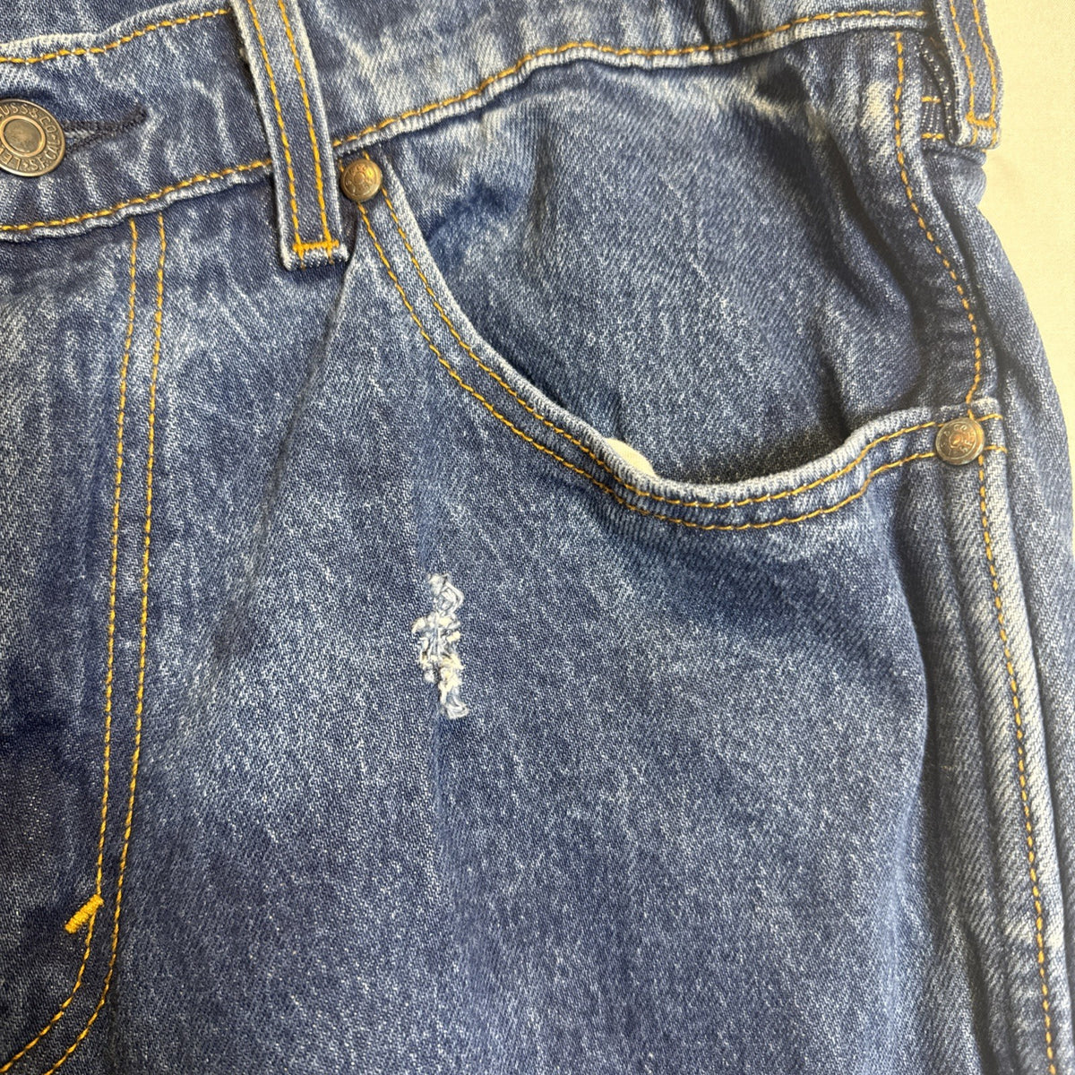 Levi's 537 men's regular fit straight leg jeans in dark wash blue denim, size 32x31