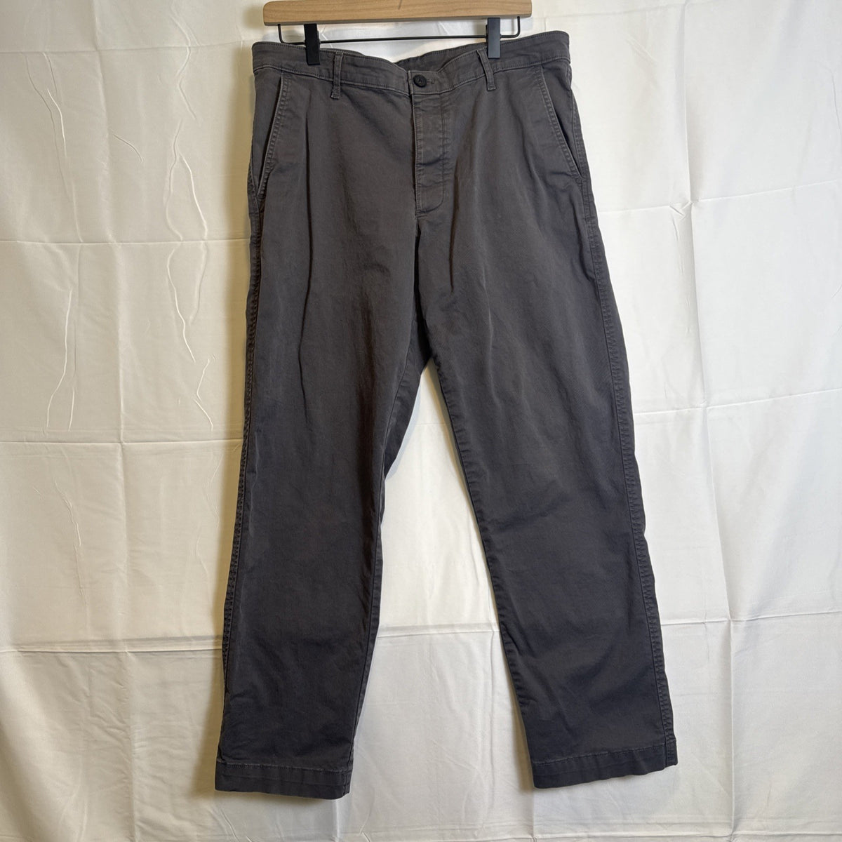 Calvin Klein men's contractor straight leg pants in black and gray, size 34x29.