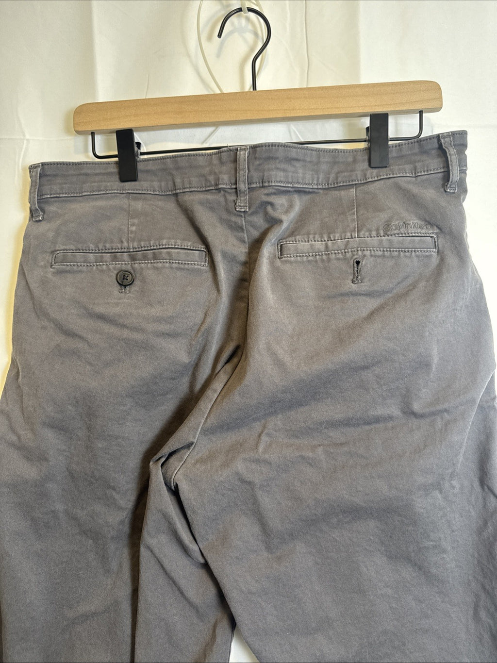 Calvin Klein men's contractor straight leg pants in black and gray, size 34x29.