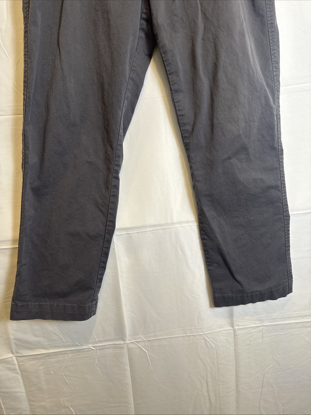 Calvin Klein men's contractor straight leg pants in black and gray, size 34x29.