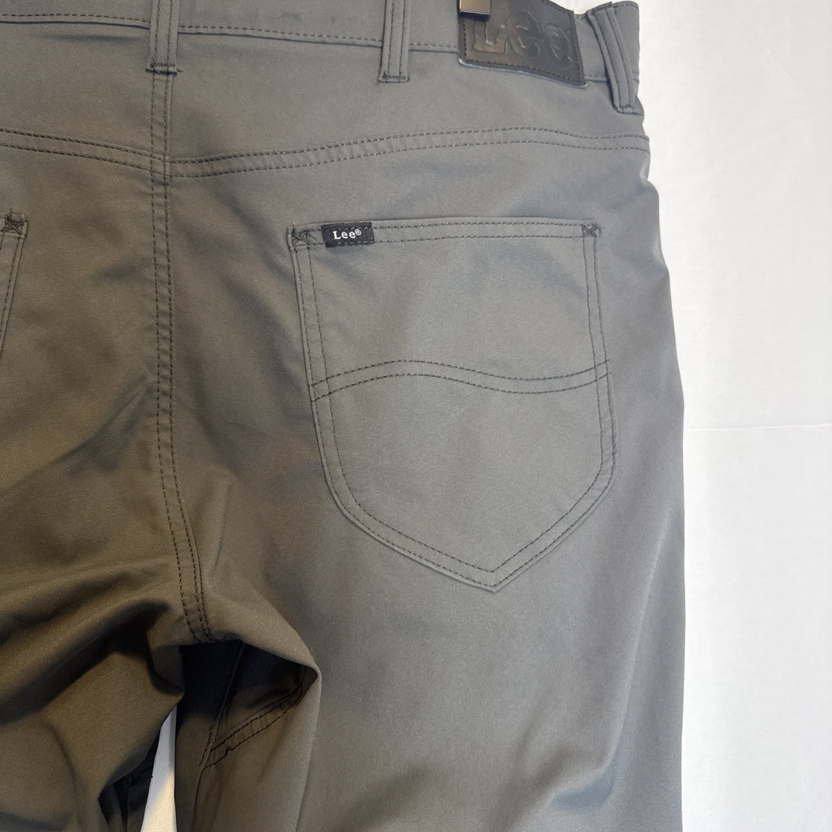 Lee Extreme Motion men's regular straight gray chino pants in size 36x32