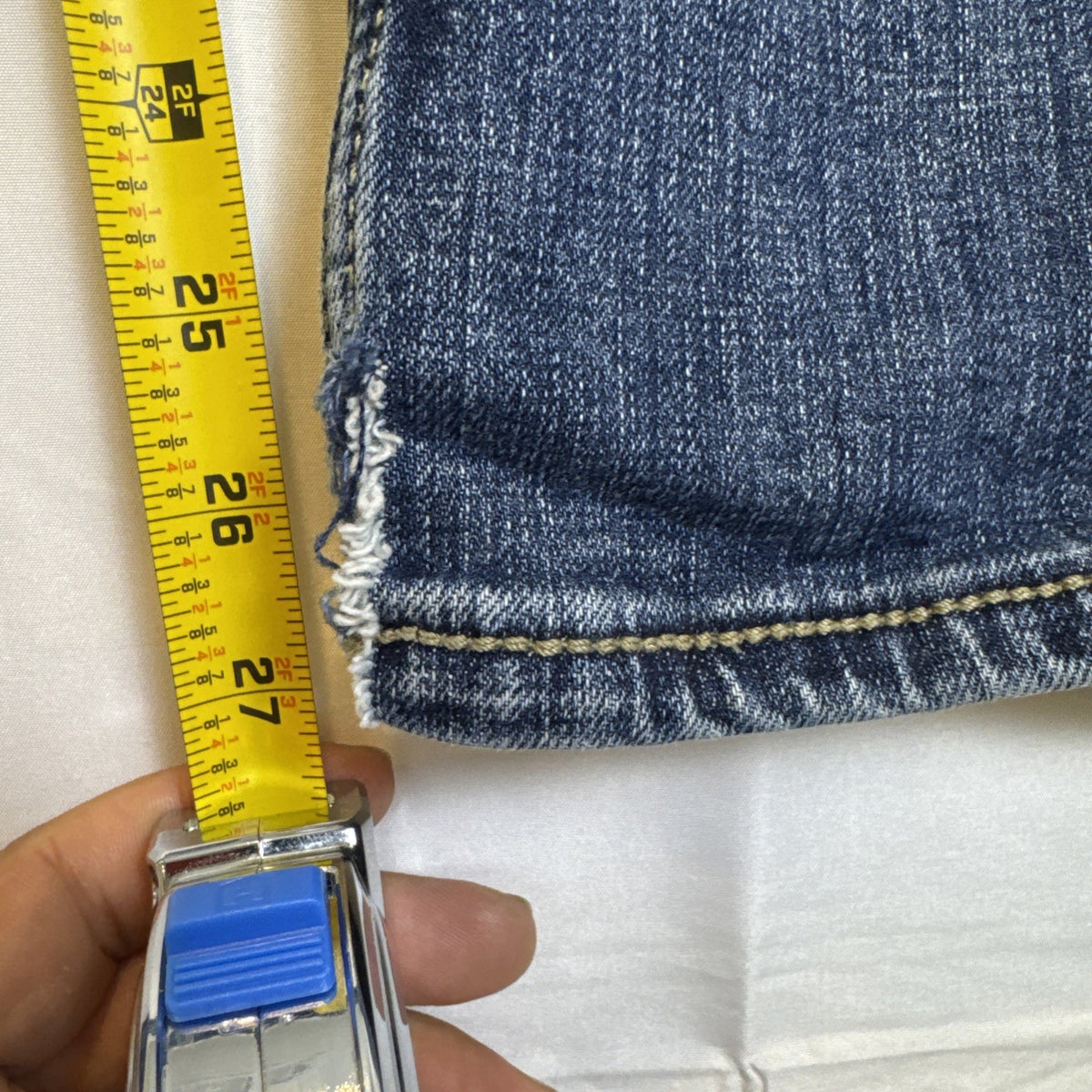 Wrangler Retro slim bootcut men's denim blue jeans in size 34x27 with medium wash