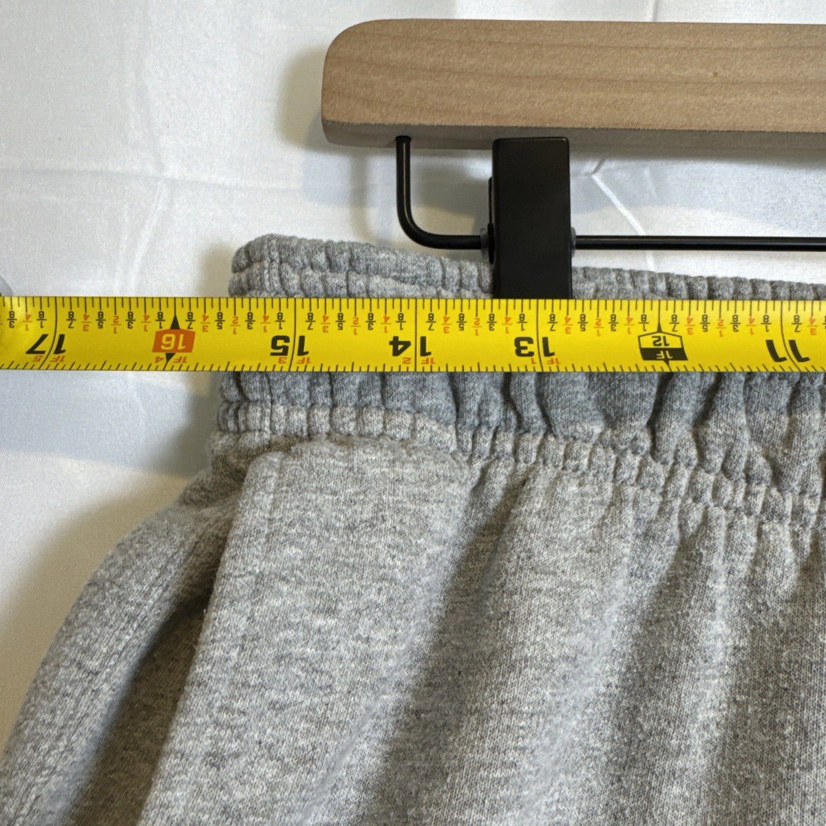 Champion men's gray cotton blend fleece sweatpants in size Large with drawstring elastic waist and logo.