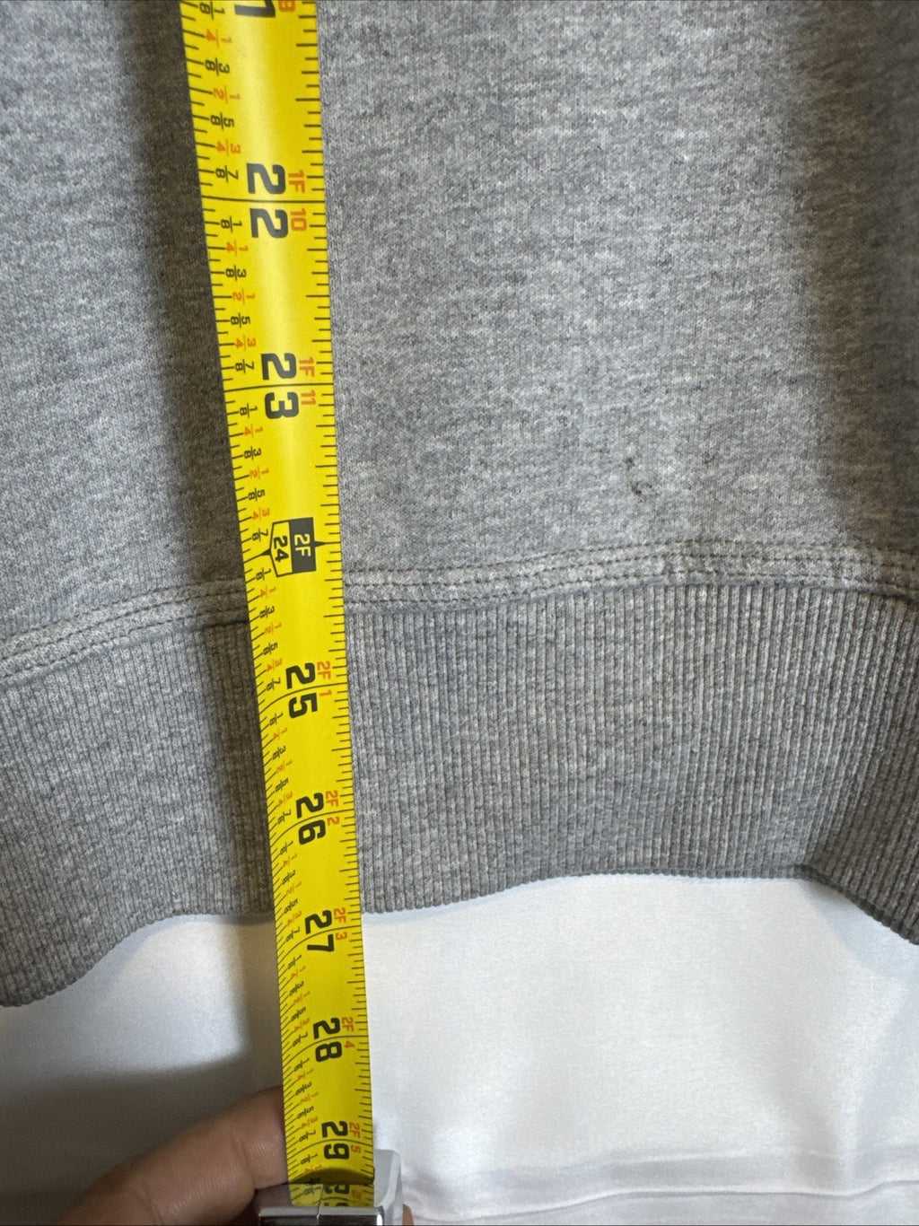Men's gray Champion logo crewneck pullover sweatshirt in size Large