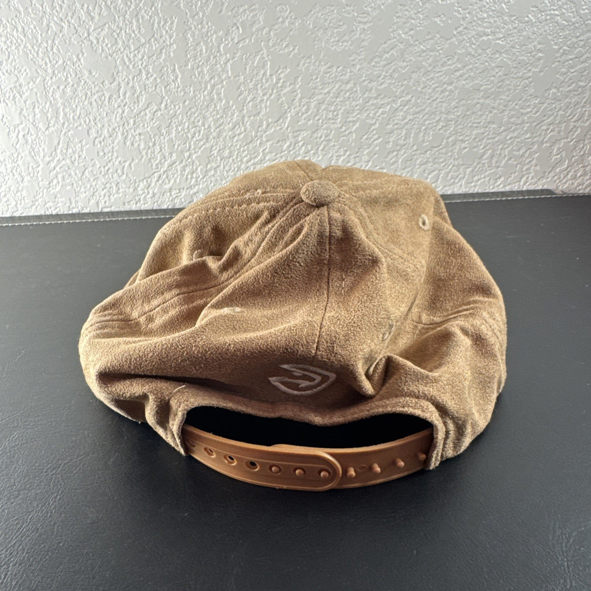 Tan Atlanta Hawks NBA basketball snapback hat featuring the embroidered team logo