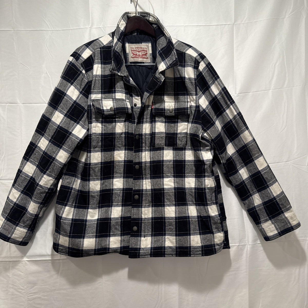 Levi's men's size XXL navy blue and white plaid quilted flannel shirt jacket with snap closure