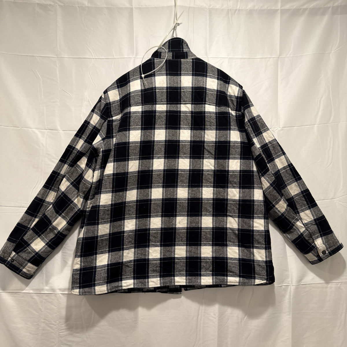 Levi's men's size XXL navy blue and white plaid quilted flannel shirt jacket with snap closure