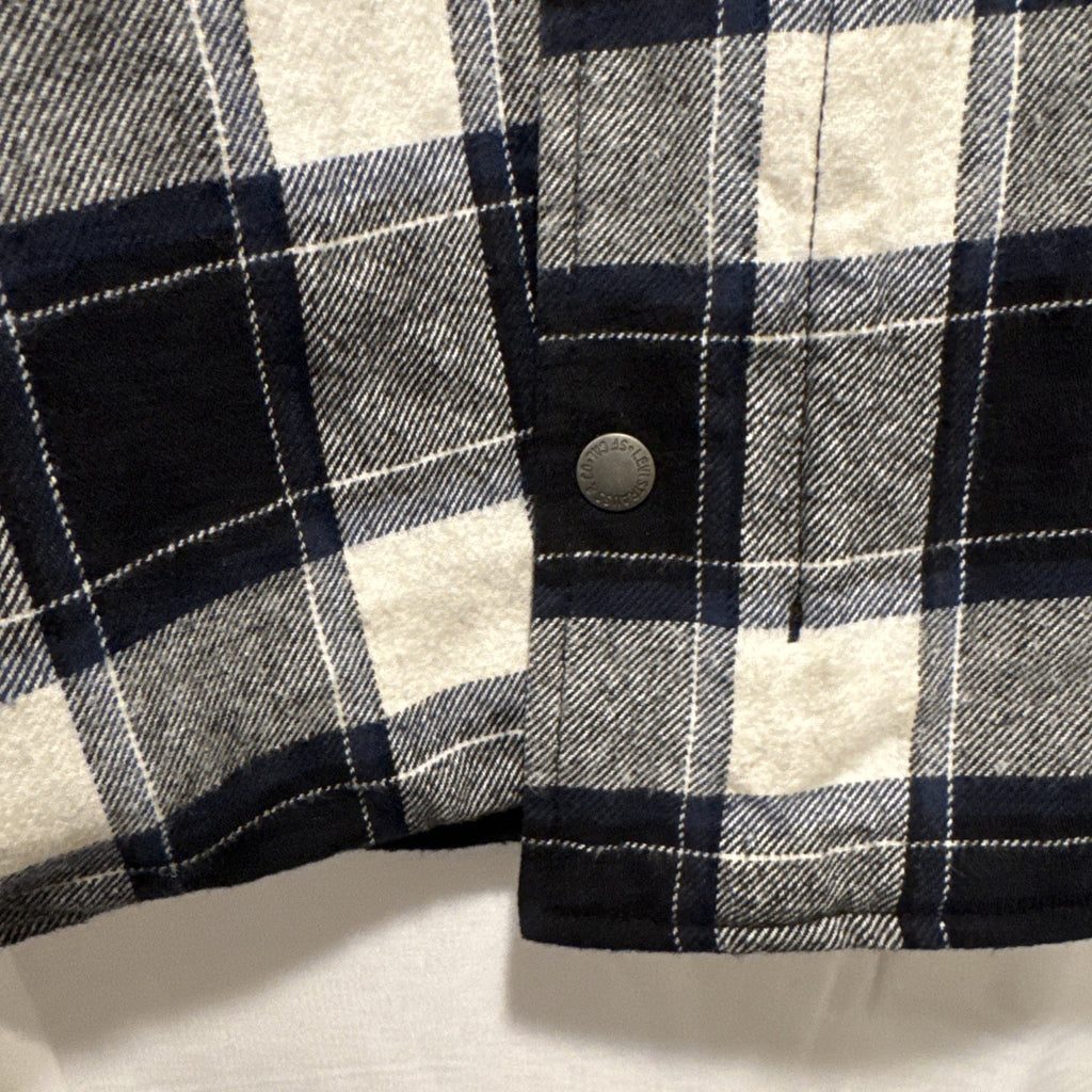 Levi's men's size XXL navy blue and white plaid quilted flannel shirt jacket with snap closure