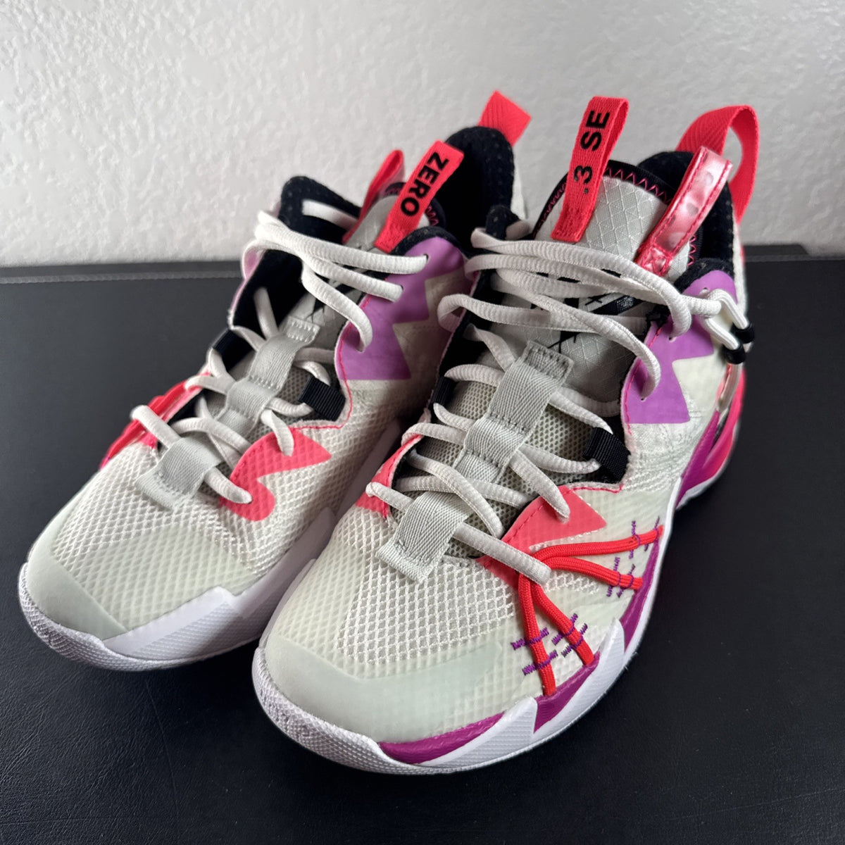 Nike Jordan Why Not Zer0.3 SE GS multicolor youth basketball sneakers in size 6Y