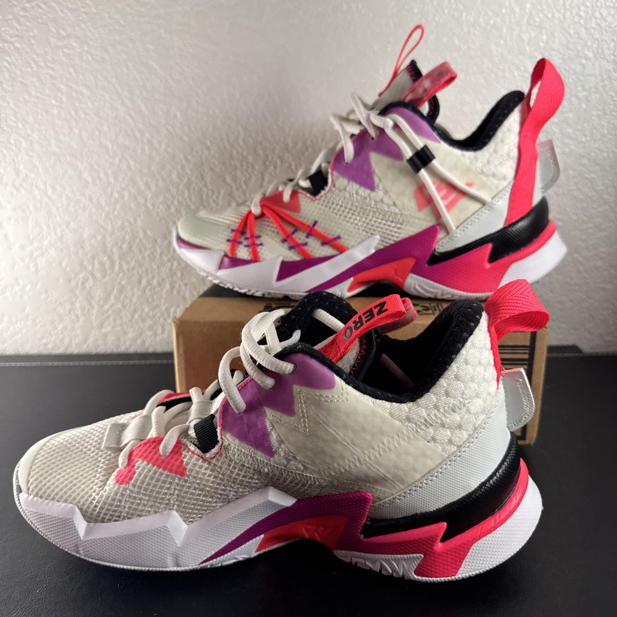 Nike Jordan Why Not Zer0.3 SE GS multicolor youth basketball sneakers in size 6Y