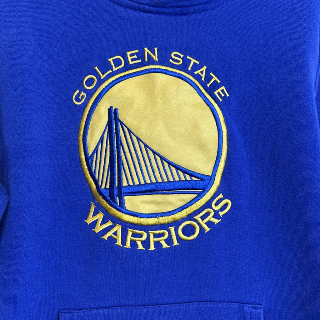 Front view of a pre-owned blue Golden State Warriors NBA pullover hoodie in Boys size XL.