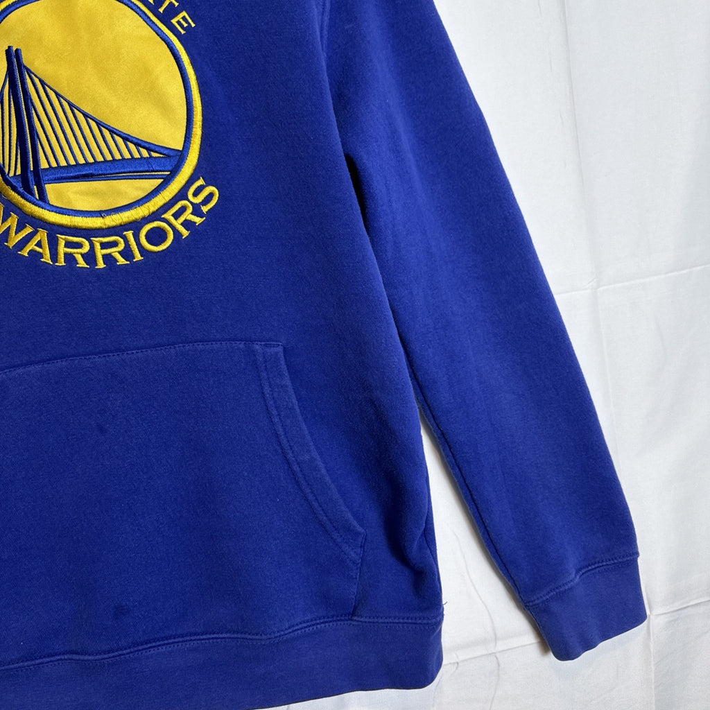 Front view of a pre-owned blue Golden State Warriors NBA pullover hoodie in Boys size XL.