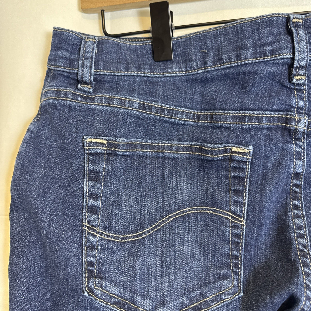 Lee women's blue denim mid-rise relaxed straight leg jeans size 12