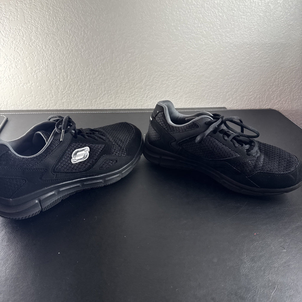 Black Skechers LightWeight low-top sneakers in unisex size 8.5 with memory foam insoles