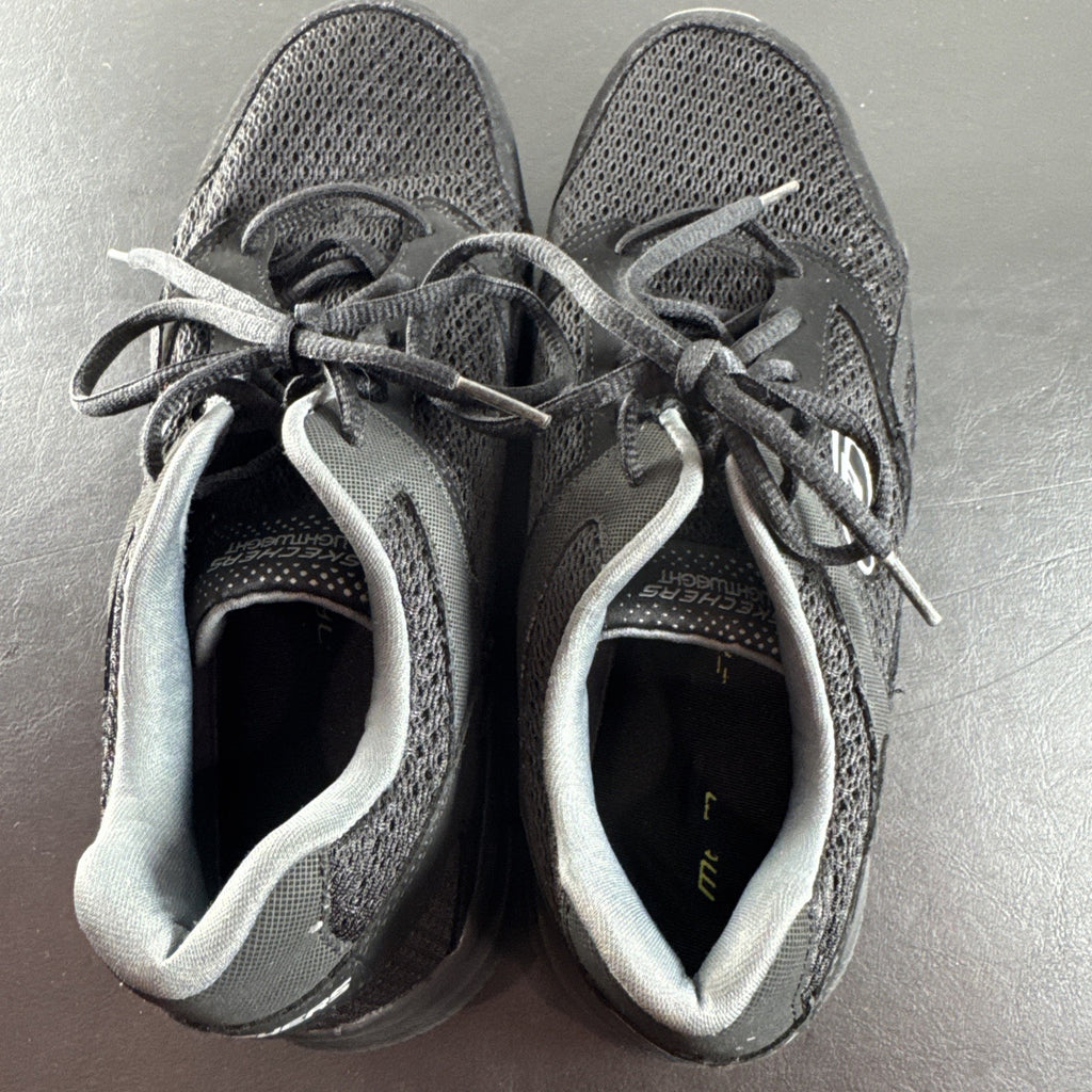 Black Skechers LightWeight low-top sneakers in unisex size 8.5 with memory foam insoles