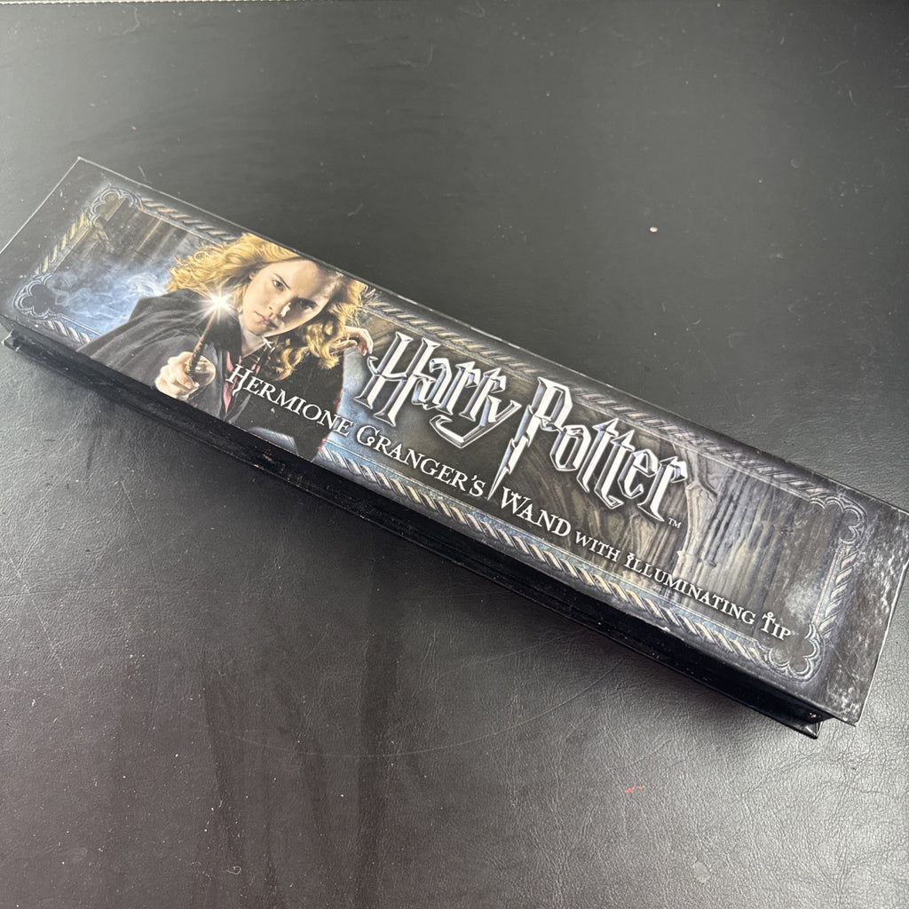 The Noble Collection 14-inch Harry Potter Dumbledore Illuminating Light Up Wand in new condition