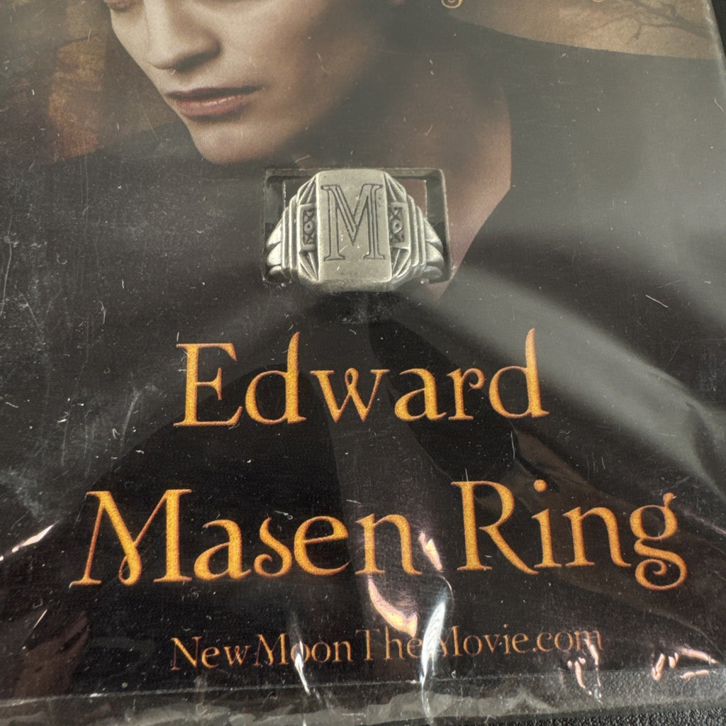 NECA Twilight Saga New Moon Edward Masen ring prop replica sealed in original 2010 packaging