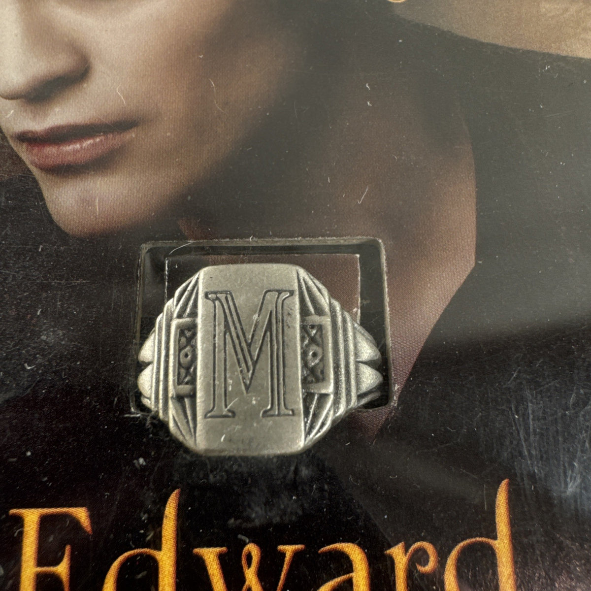 NECA Twilight Saga New Moon Edward Masen ring prop replica sealed in original 2010 packaging