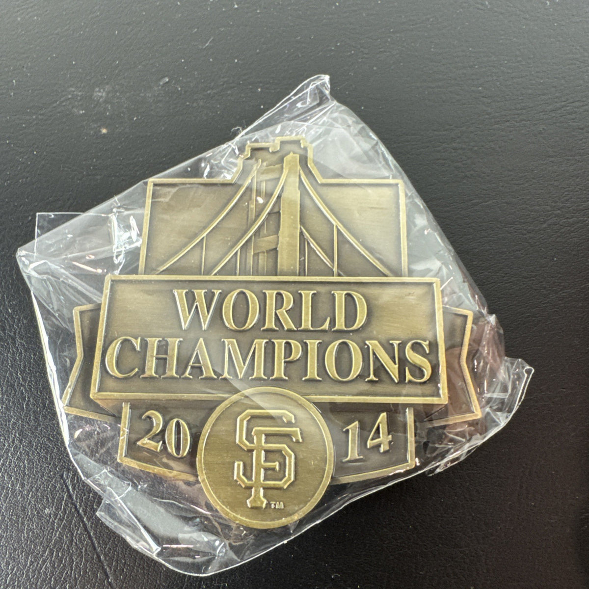 San Francisco Giants 2014 World Champions MLB belt buckle in new condition
