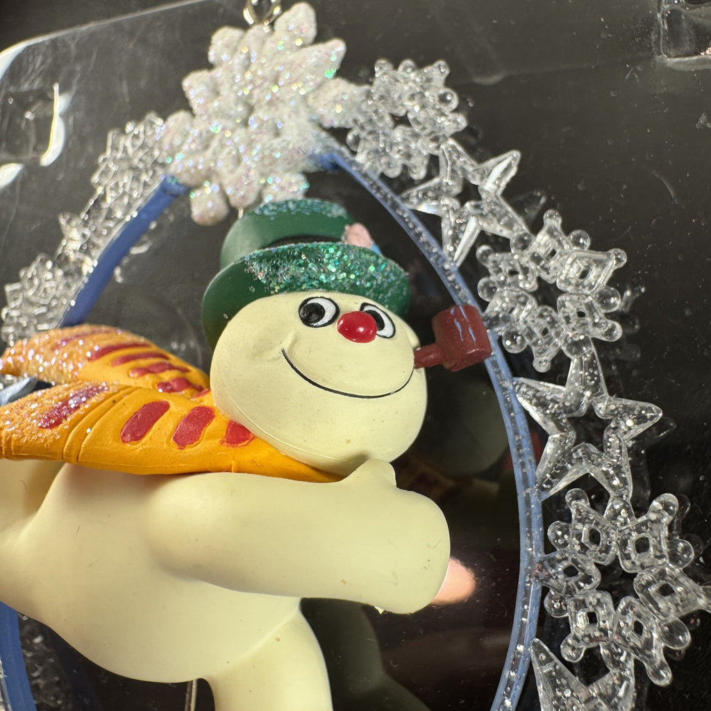 2005 Carlton Cards Heirloom Frosty the Snowman ice skating Christmas ornament in original box