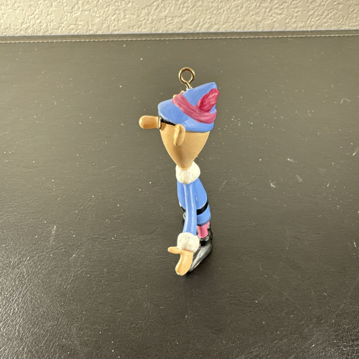 Playing Mantis 2002 Rudolph Misfit Toys 3-inch plastic Tall Elf Christmas figure