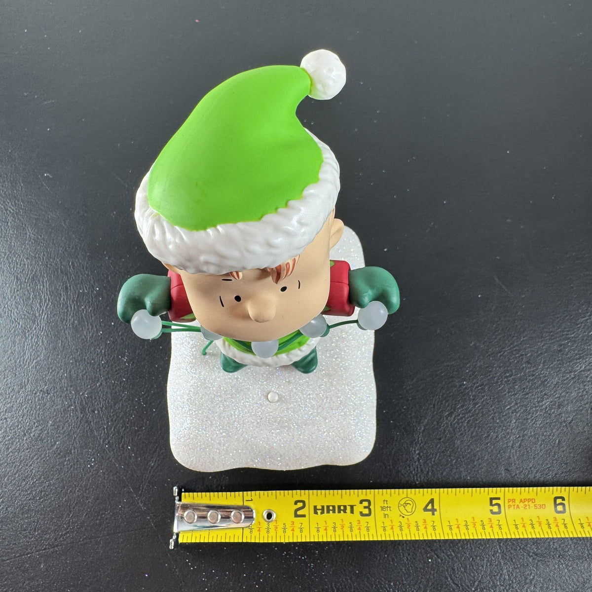 Hallmark 2015 Peanuts Linus elf musical lighted tabletop figurine on glittery snow base
