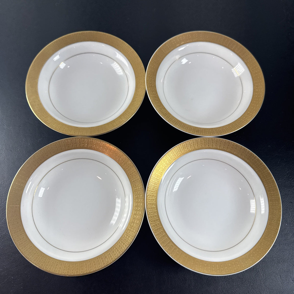 Set of 4 vintage Sango Georgetown fine china 5.5-inch dessert bowls with gold trim made in Japan.