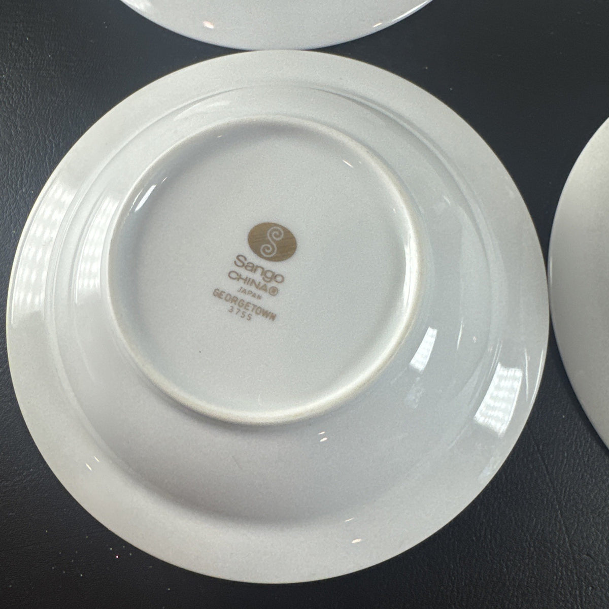 Set of 4 vintage Sango Georgetown fine china 5.5-inch dessert bowls with gold trim made in Japan.