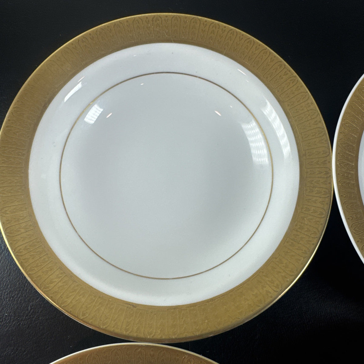 Set of 4 vintage Sango Georgetown fine china 5.5-inch dessert bowls with gold trim made in Japan.
