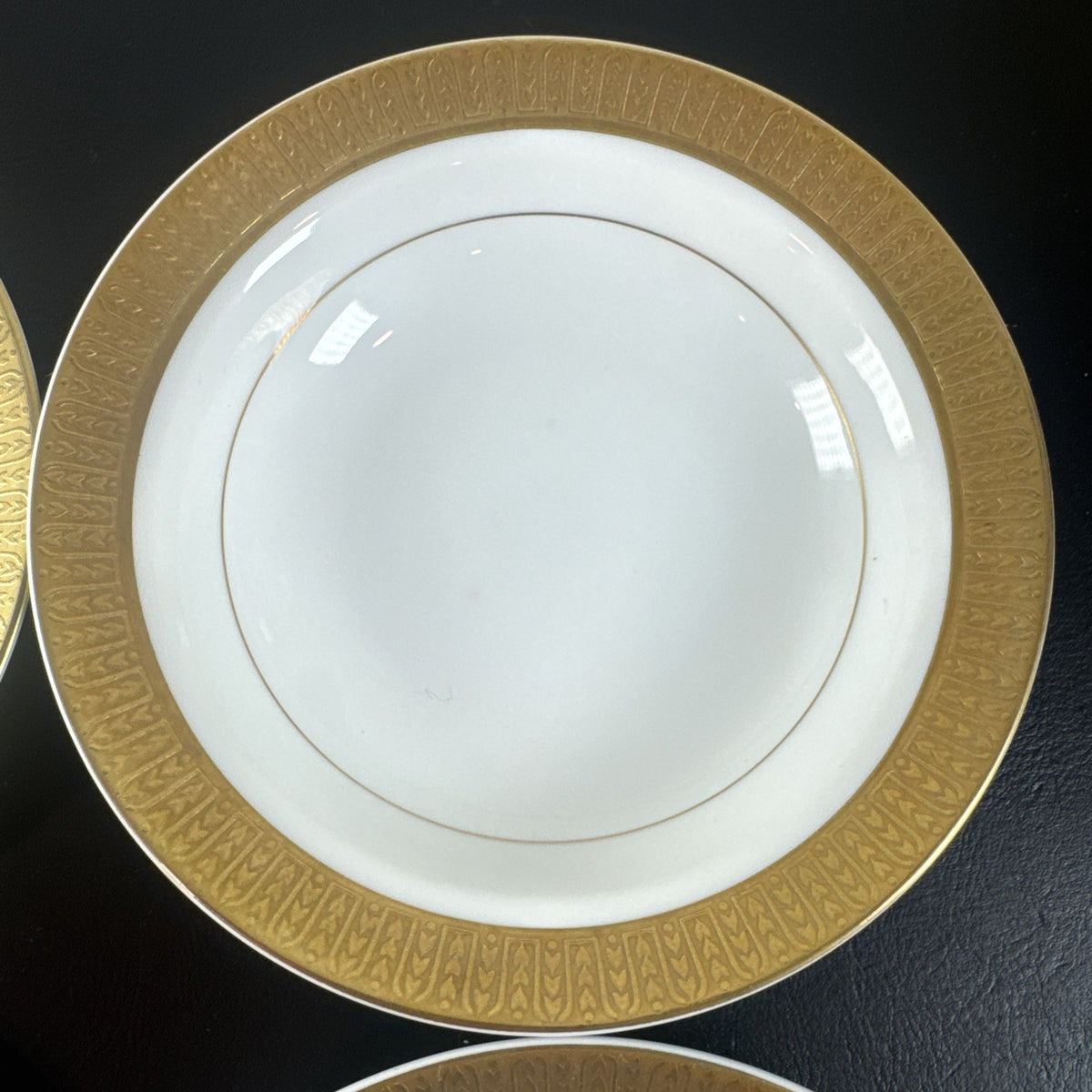 Set of 4 vintage Sango Georgetown fine china 5.5-inch dessert bowls with gold trim made in Japan.