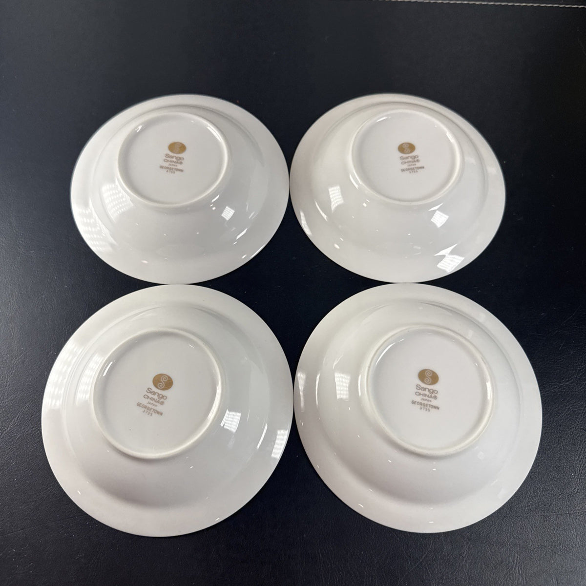 Set of 4 vintage Sango Georgetown fine china 5.5-inch dessert bowls with gold trim made in Japan.
