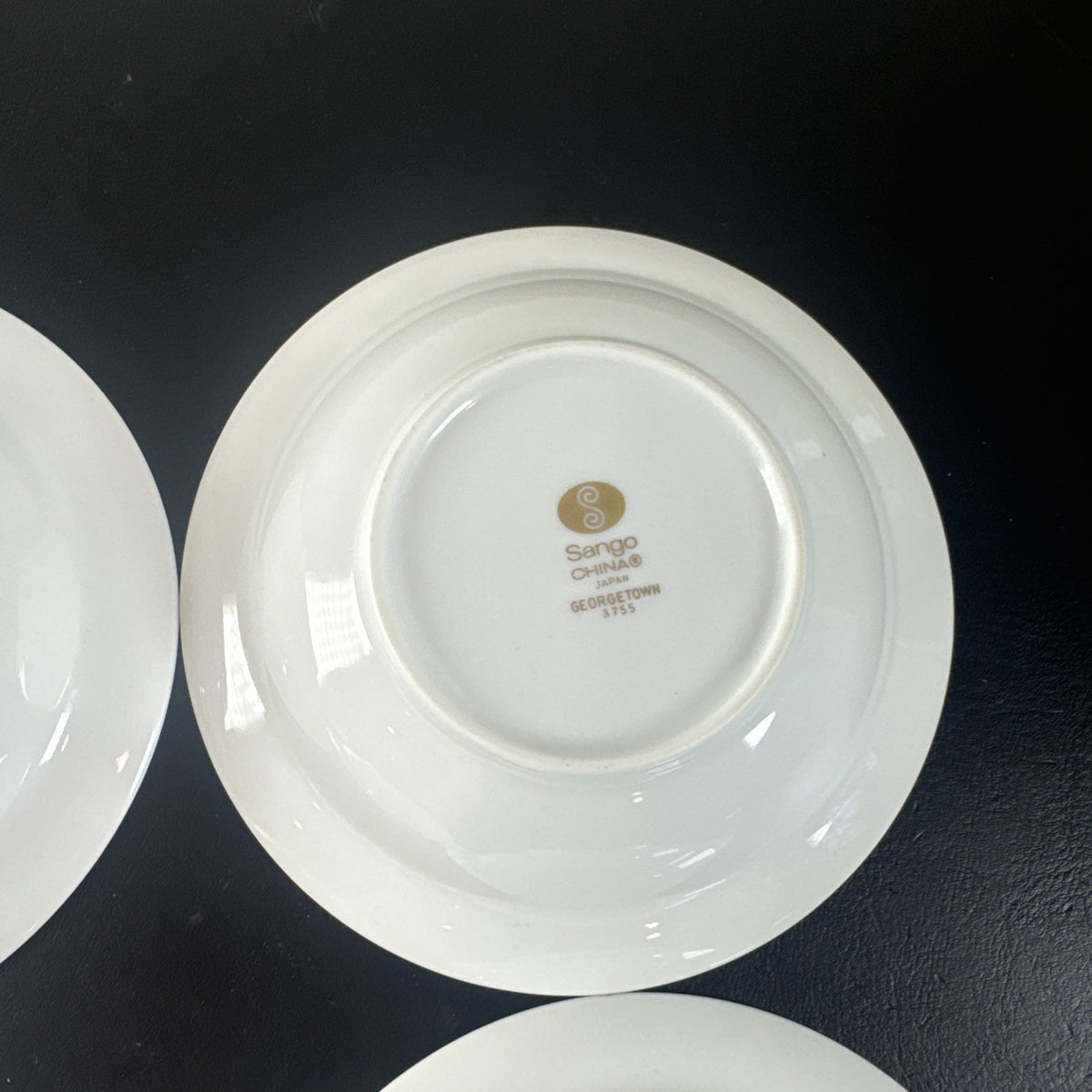 Set of 4 vintage Sango Georgetown fine china 5.5-inch dessert bowls with gold trim made in Japan.