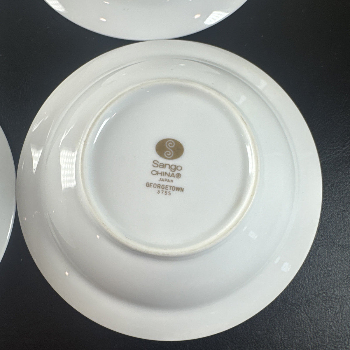 Set of 4 vintage Sango Georgetown fine china 5.5-inch dessert bowls with gold trim made in Japan.