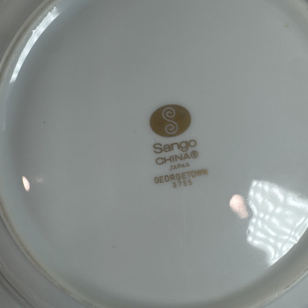 Set of 7 Sango Georgetown fine china 8.5-inch rim soup bowls featuring gold trim, made in Japan.