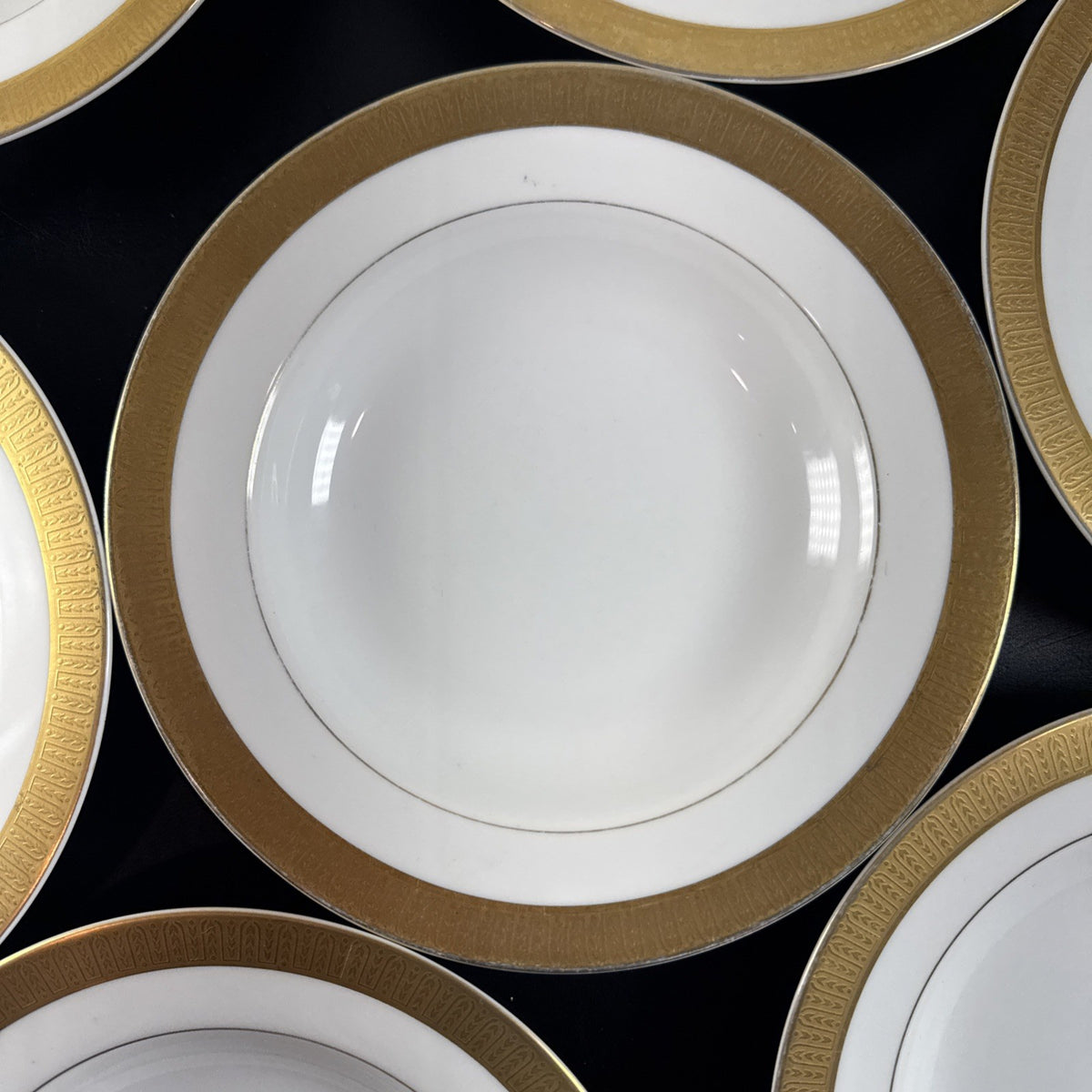 Set of 7 Sango Georgetown fine china 8.5-inch rim soup bowls featuring gold trim, made in Japan.