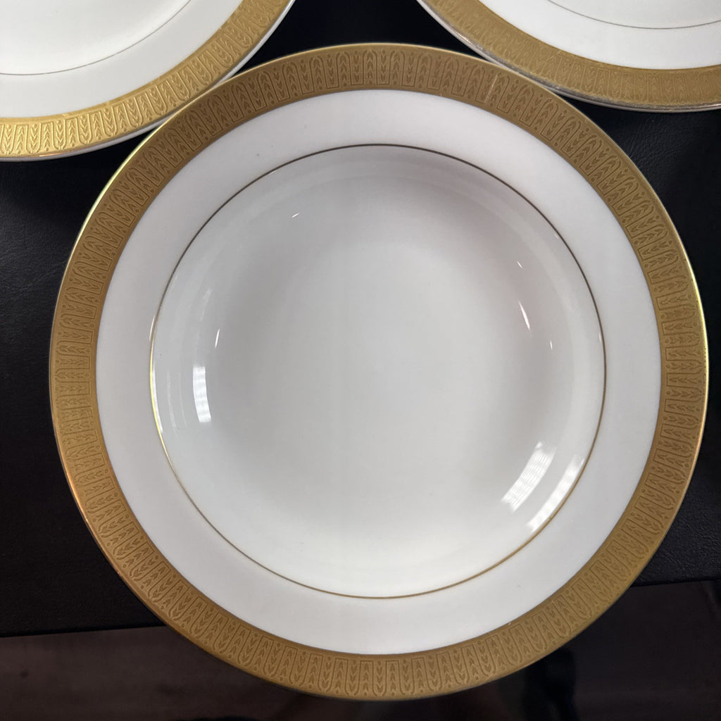 Set of 7 Sango Georgetown fine china 8.5-inch rim soup bowls featuring gold trim, made in Japan.