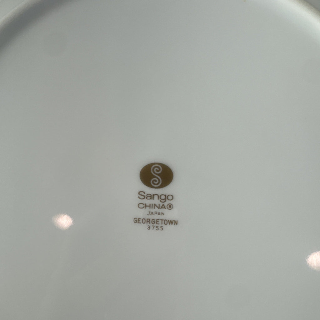 Set of 4 vintage Sango Georgetown pattern 3755 fine china dinner plates with heavy gold trim, 10.5 inch diameter.