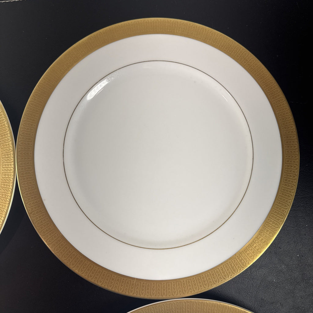 Set of 4 vintage Sango Georgetown pattern 3755 fine china dinner plates with heavy gold trim, 10.5 inch diameter.