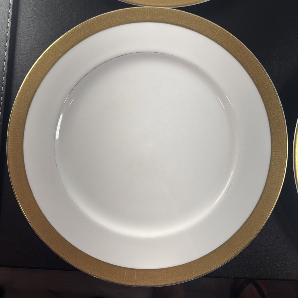 Set of 4 vintage Sango Georgetown pattern 3755 fine china dinner plates with heavy gold trim, 10.5 inch diameter.