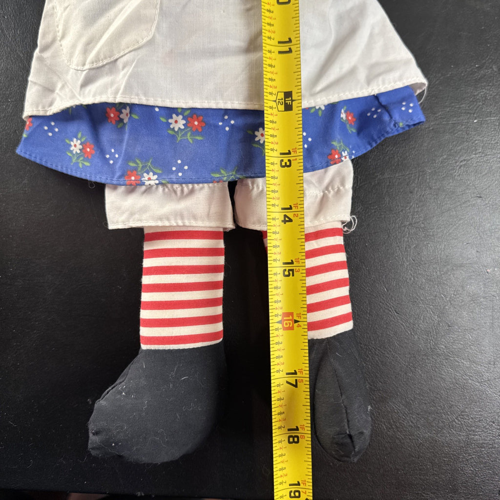 Vintage 1987 Playskool Raggedy Ann 18 inch cloth rag doll in blue dress and white apron
